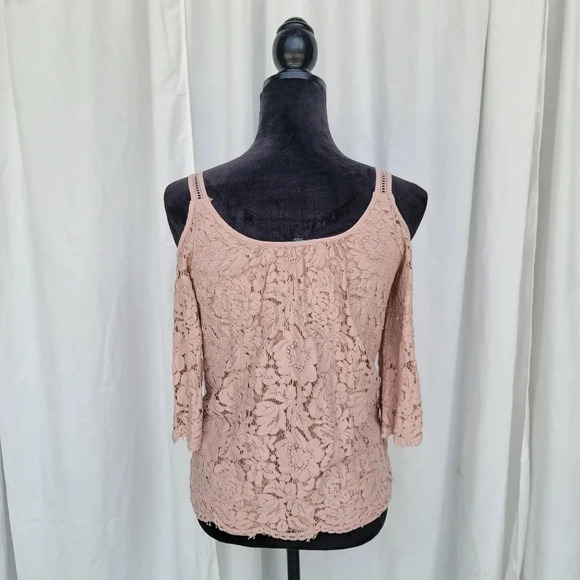 White House Black Market WHBM Womens XXS Cold-Shoulder Lace Top In Antique Blush - Picture 7 of 11